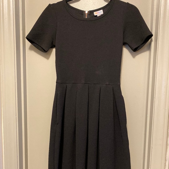 LuLaRoe Dresses & Skirts - EEUC XS Solid Black LulaRoe Amelia